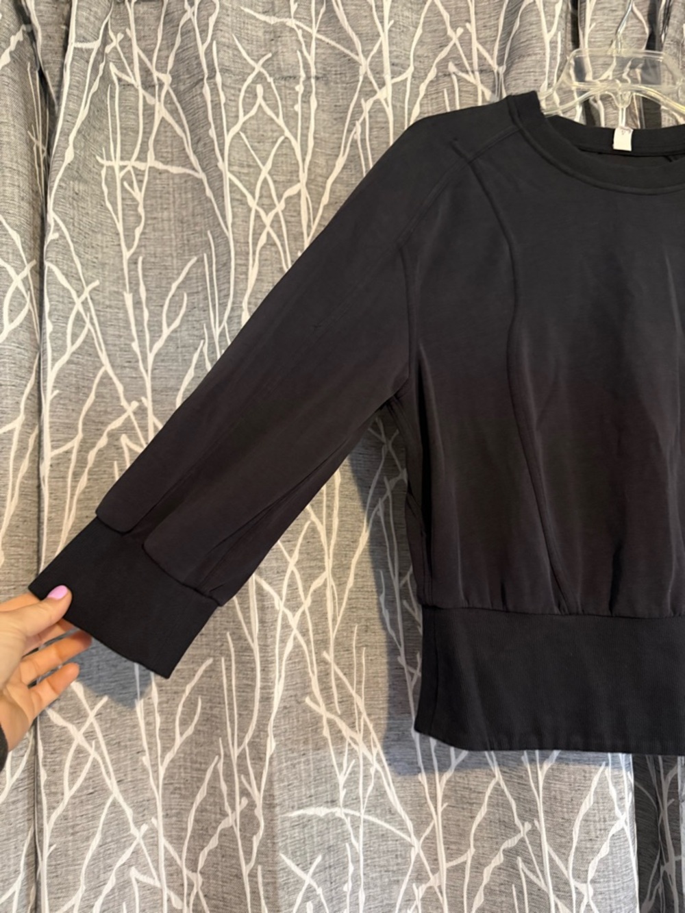 Lululemon Women’s Crew Neck Black sweatshirt size 10 - Picture 2 of 4
